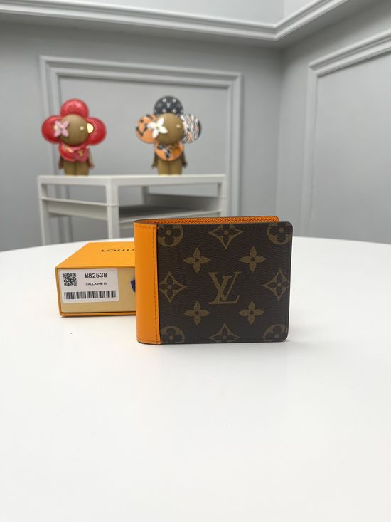 Louis Vuitton Multiple Short Wallet M82538