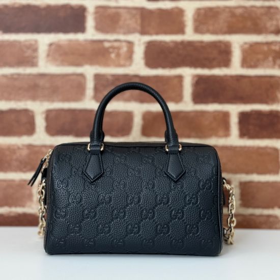 Gucci Textured Shoulder Bag 815255