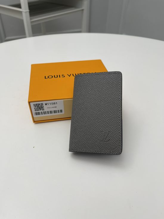 Louis Vuitton Taiga Leather Pocket Wallet 3408