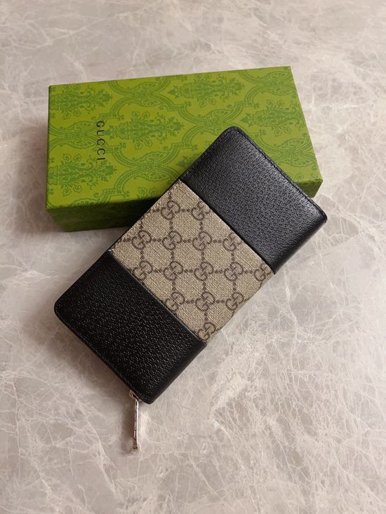 Gucci GG Supreme PVC Leather Wallet 821803