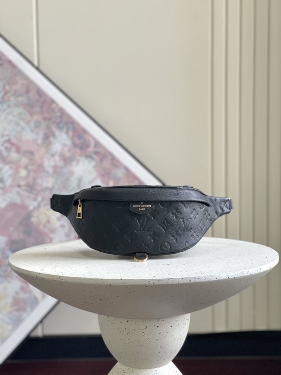 Louis Vuitton BUMBAG Versatile Chest Bag M44836