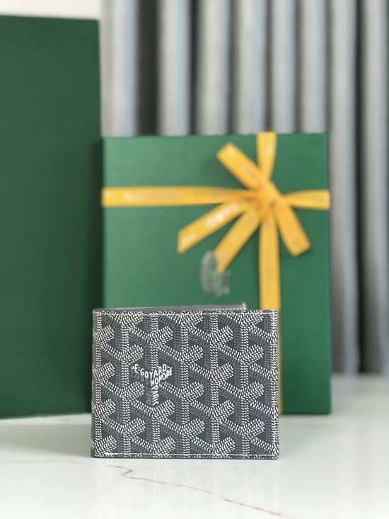 Goyard Luxury 8-Card Wallet with Practical Design 020603
