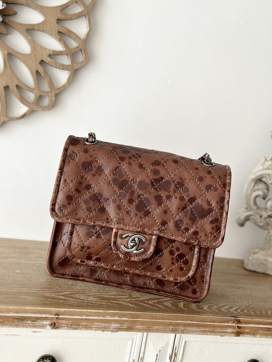 Chanel Vintage Flap Tofu Bag 2225