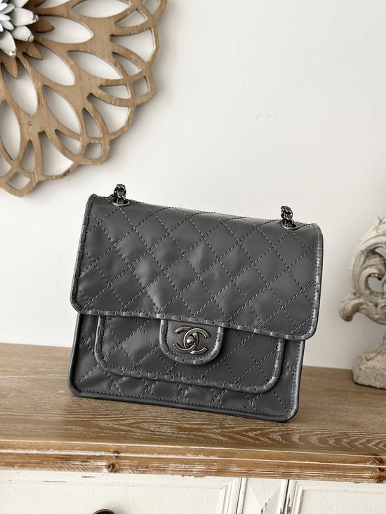 Chanel Vintage Resin Leather Flap Card Case Gray 2225