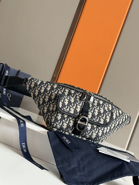 Christian Dior Christian Dior 8 Waist Bag with Oblique Print 93912