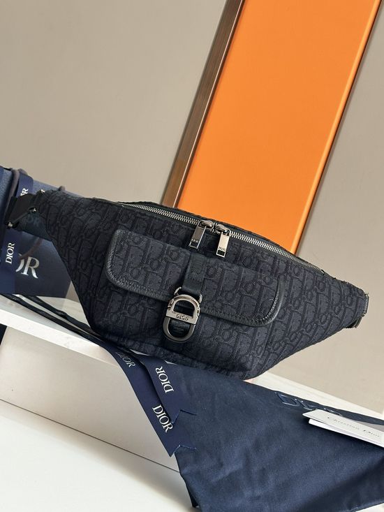 Christian Dior Christian Dior 8 Waist Bag with Oblique Print 93912