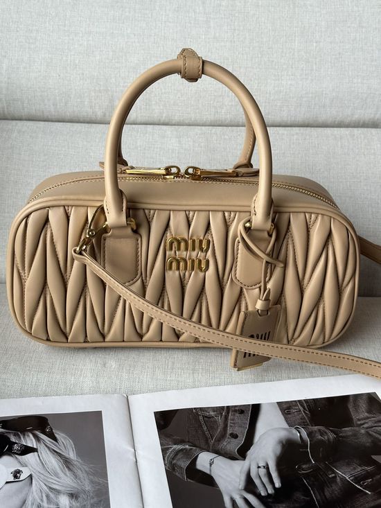 Miu Miu Bowling Bag Classic Matelasse bc148A