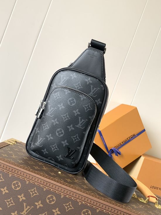 Louis Vuitton Avenue Small Shoulder Bag M47137