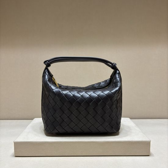 Bottega Veneta Intrecciato Leather Lunch Bag 3002