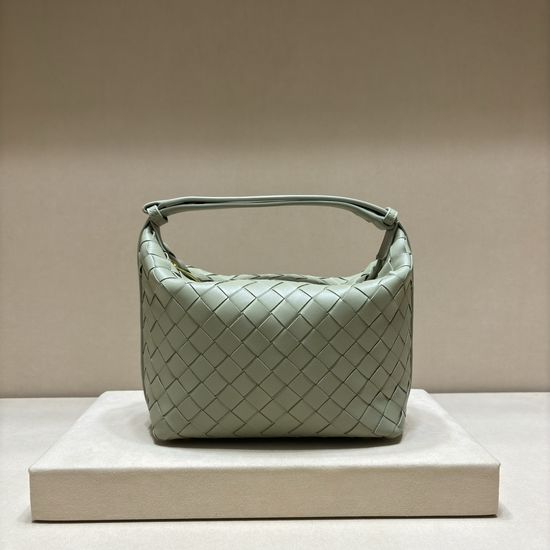 Bottega Veneta Intrecciato Leather Lunch Bag 3002