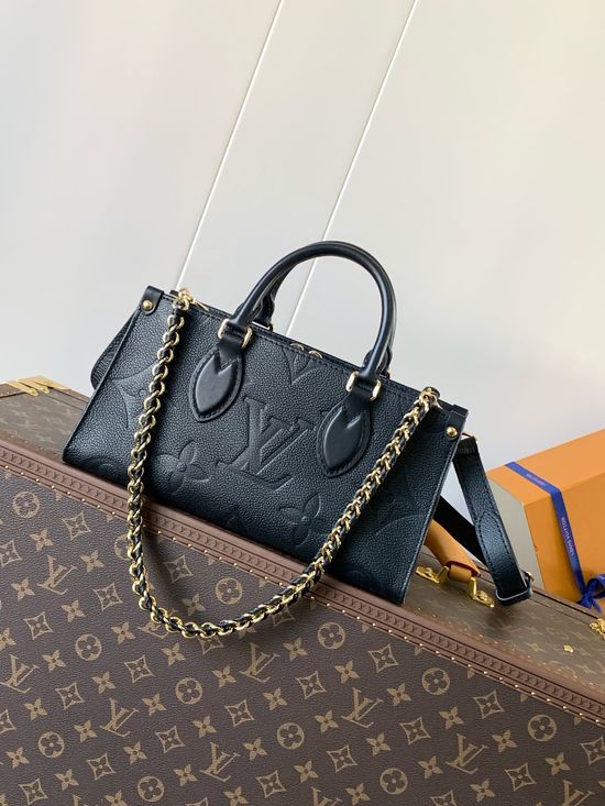 Louis Vuitton OnTheGo East West Leather Tote M23640