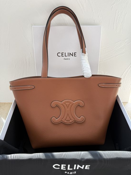 Celine Tote Bag Elegant Vintage Style 118233