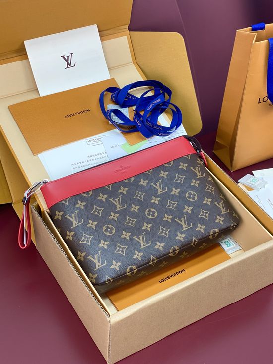 Louis Vuitton Pochette Voyage Souple Clutch M13199