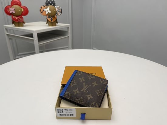Louis Vuitton Portefeuille Multiple Canvas Wallet M12835