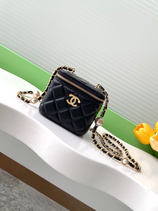 Chanel Cosmetic Bag Pearl Chain Lambskin AP4386