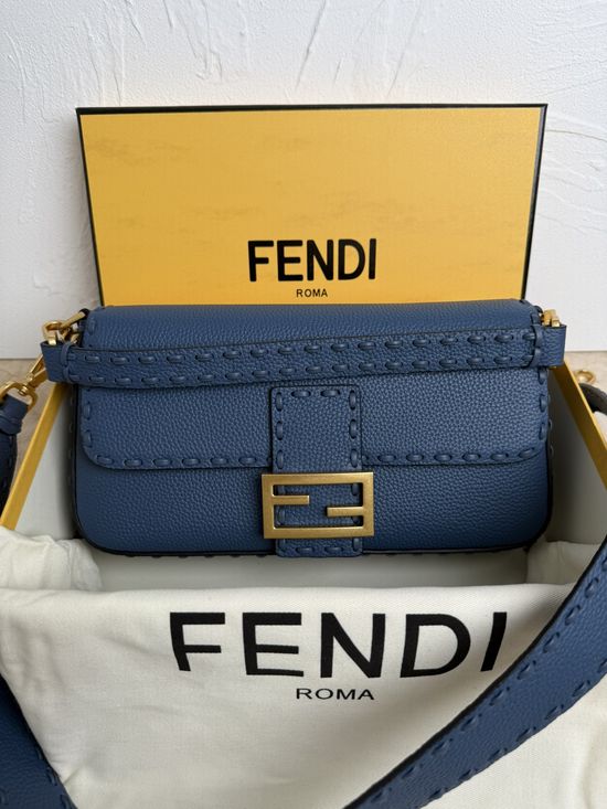Fendi Baguette Fashion Handbag 600