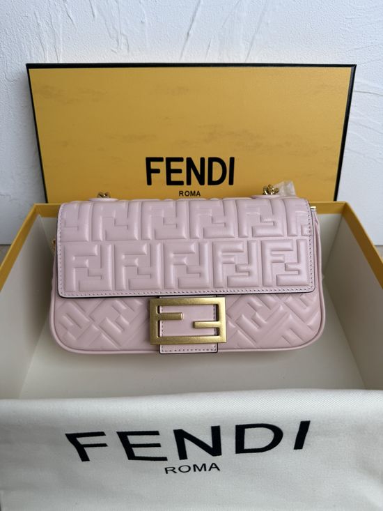 Fendi Baguette Lambskin Chain Handbag 793