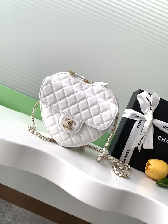 Chanel Heart Series Fashion Bag AS3191