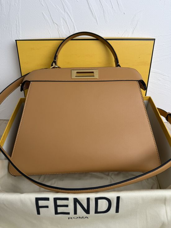 Fendi Peekaboo ISeeU Medium Leather Handbag 8811