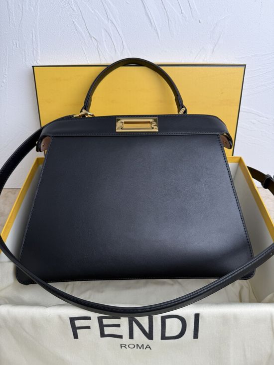 Fendi Peekaboo ISeeU Leather Handbag 8811