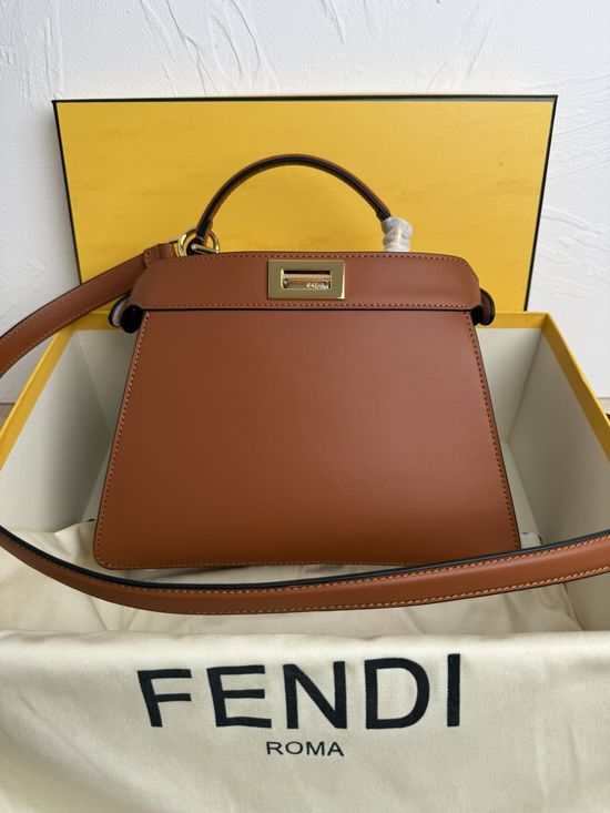 Fendi Peekaboo Iseeu Medium Leather Handbag 8019