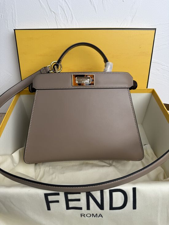 Fendi Peekaboo Iseeu Medium Leather Handbag 8019