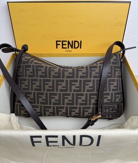 Fendi Simply Medium Shoulder Bag 8106B75