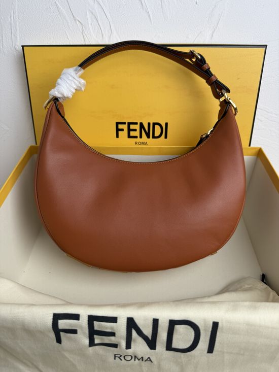 Fendi Curved Shoulder Underarm Bag 8023