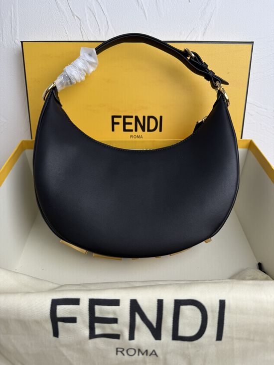 Fendi Curved Shoulder Underarm Bag 8023