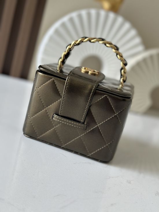 Chanel Vintage Emerald Green Cosmetic Bag 2227