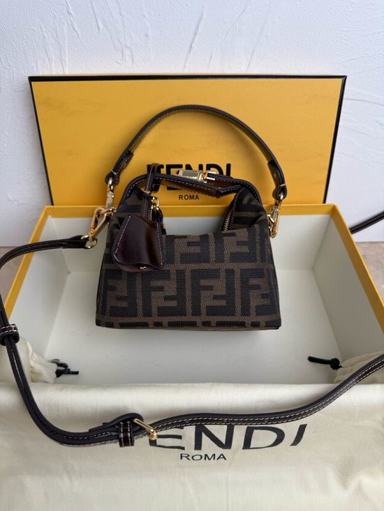 Fendi Classic Bento Lunch Bag 0002
