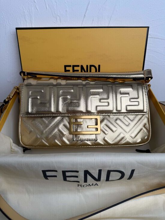 Fendi Baguette Medium Leather Handbag 0191m