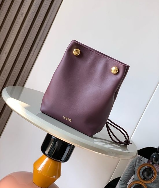Loewe Pebble Smooth Leather Pouch 9092