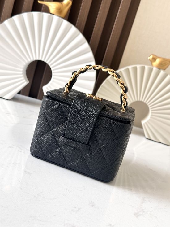 Chanel Vintage Small Makeup Bag with Pearl Green Handheld 2227KQ