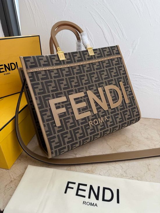 Fendi Sunshine Medium Leather Shopping Tote 8042
