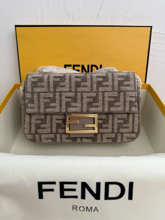 Fendi Baguette Jacquard Chain Handbag 793