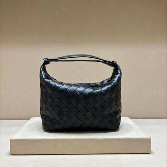 Bottega Veneta Intrecciato Leather Lunch Bag 3002