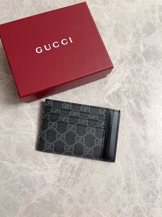 Gucci GG Emblem Pattern Wallet 821208