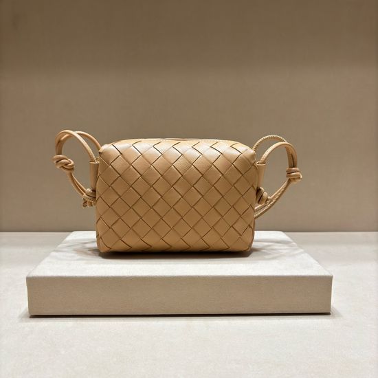 Bottega Veneta Woven Small Square Bag Classic Lightweight 3001