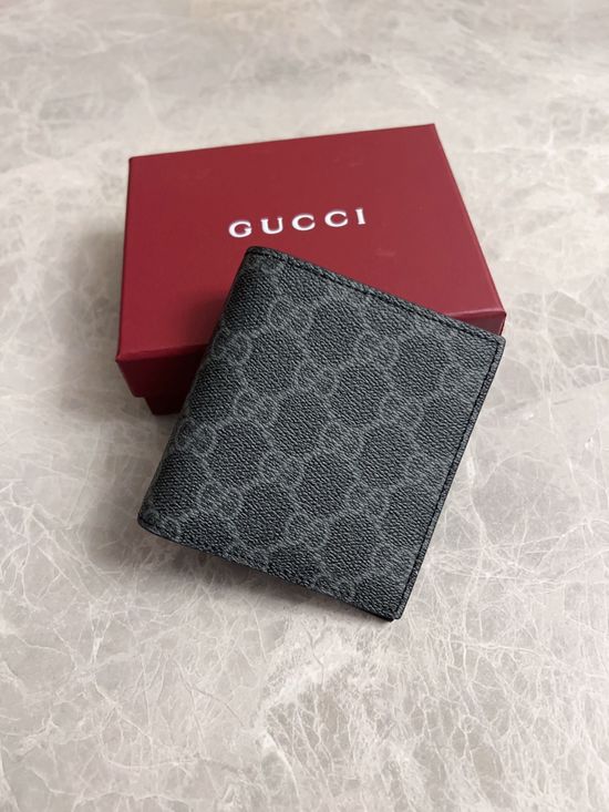 Gucci GG Emblem Classic Pattern Wallet 821206