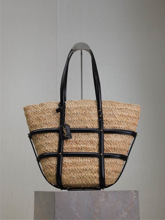 Yves Saint Laurent PANIER Medium Leather Handbag 685634