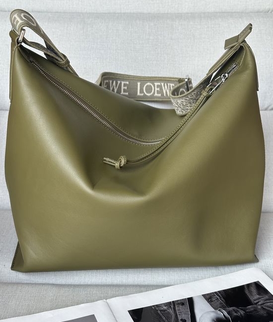 Loewe Cubi Handbag Smooth Calfskin 2201