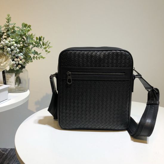 Bottega Veneta Woven Messenger Bag Waxed Leather 035