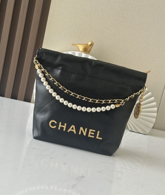 Chanel Quilted Pearl Chain Leather Handbag A3980