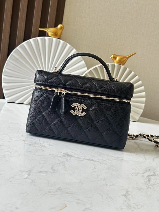 Chanel 25P Heart Logo Handle Box Bag 66034