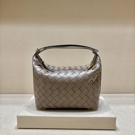 Bottega Veneta Intrecciato Leather Lunch Bag 3002