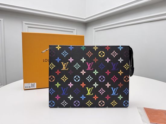 Louis Vuitton Monogram Cosmetic Pouch M13746