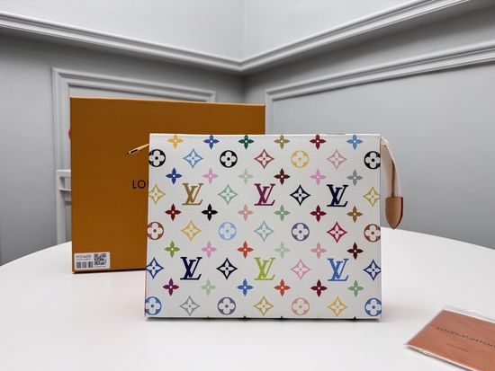 Louis Vuitton Monogram Cosmetic Pouch M13746