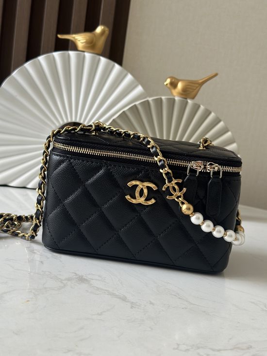 Chanel Pearl Chain Cosmetic Case 66045