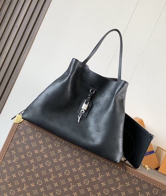 Louis Vuitton LV Mahina Boundless Leather Bag M13179